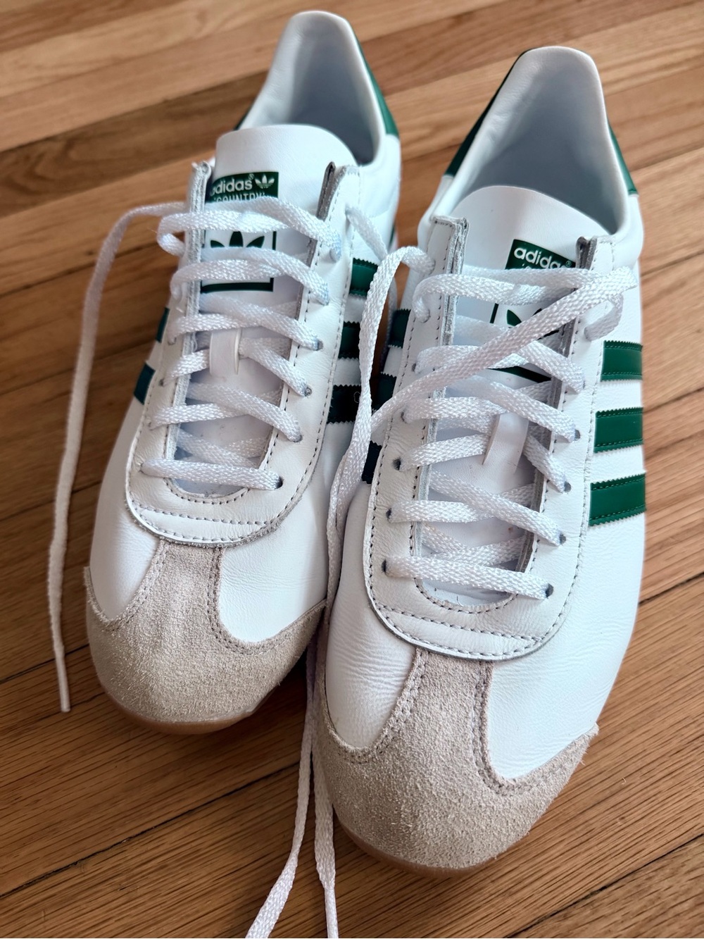 Adidas Men’s White OG Country Trainers with Green Stripes